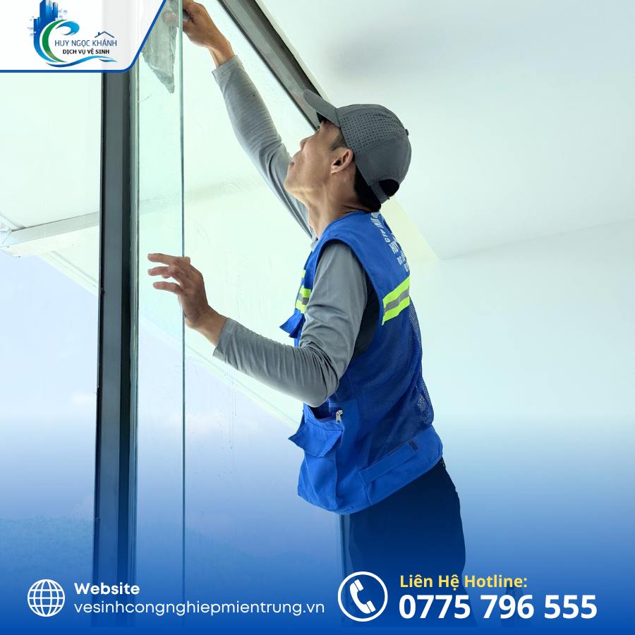 Ve-sinh-cong-nghiep-huy-ngoc-khanh